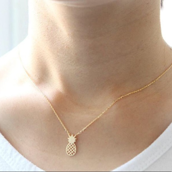 18k Gold Plated Pineapple Necklace - Picture 2 of 3